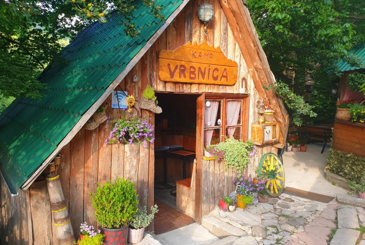 Kamp Vrbnica Hotel Pluzine Exterior photo