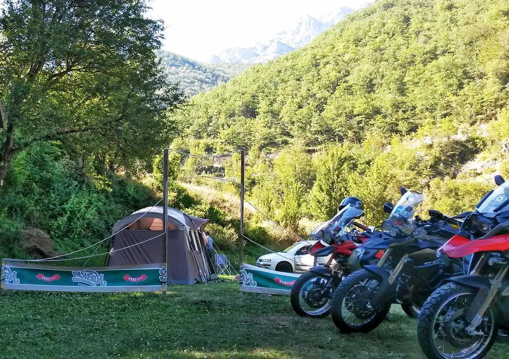 Kamp Vrbnica Hotel Pluzine Exterior photo