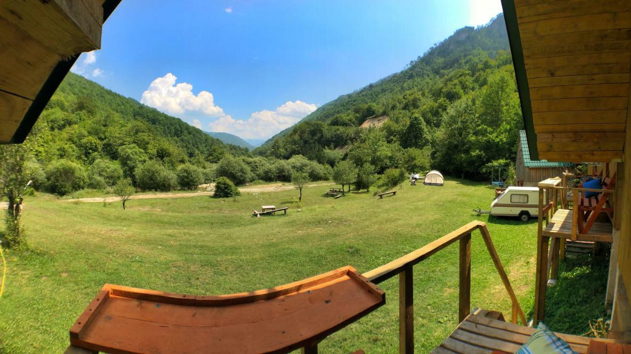 Kamp Vrbnica Hotel Pluzine Exterior photo