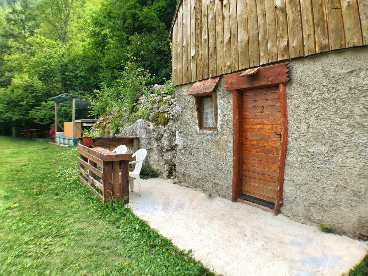 Kamp Vrbnica Hotel Pluzine Exterior photo