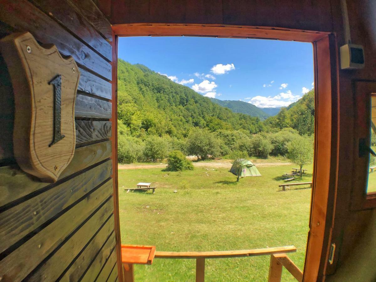 Kamp Vrbnica Hotel Pluzine Exterior photo